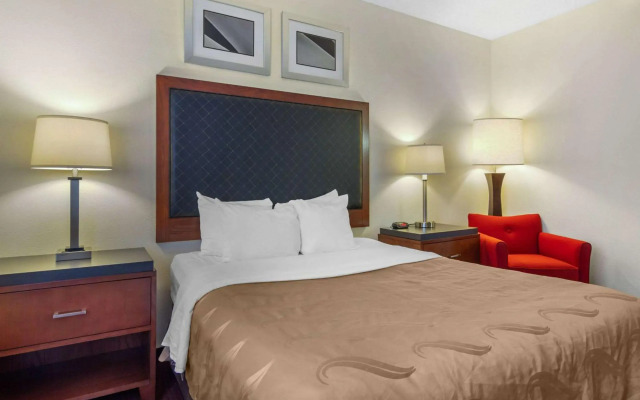 Quality Inn & Suites Lakewood - Denver Southwest