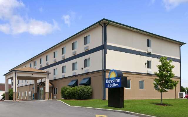 Days Inn & Suites by Wyndham Romeoville