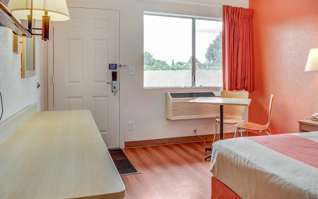 Motel 6 Portland, OR - Central