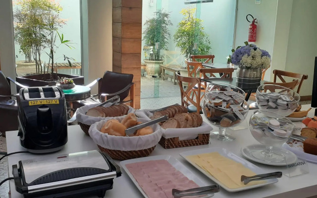 Garibaldi Business Hotel