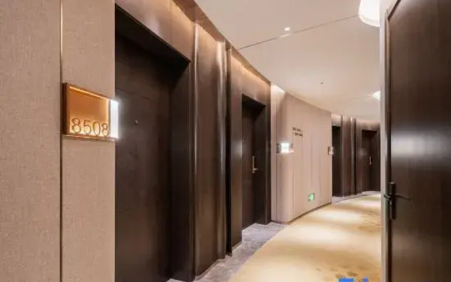 Rubyrose Rezen Retreat