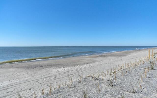 Lowe Tide by Oak Island Accommodations