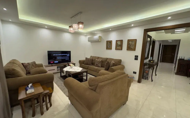 CK 1108 Spacious 2BR Apt 2BA Near Airport