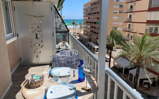 Sea View Apartment 50 Meters From the Beach