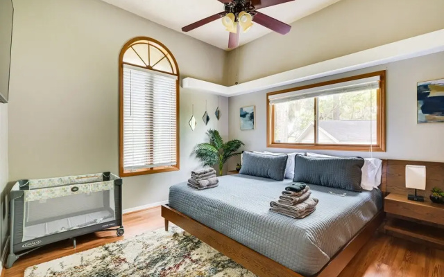 2 Mi to Busch Gardens: Retreat in Scenic Community