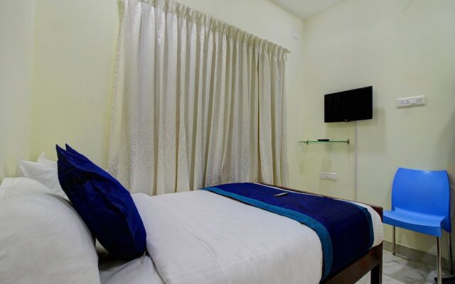 OYO 15427 Hotel Apple Grand
