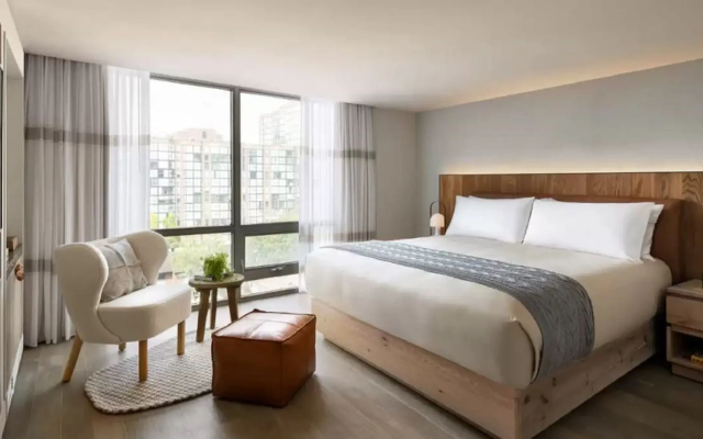 1 Hotel Toronto