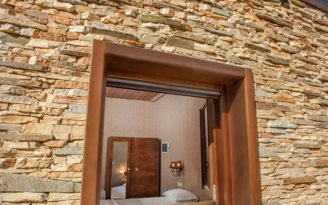 Polys Guest House