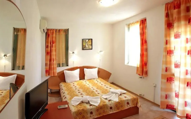 Ravda Bay Guest House