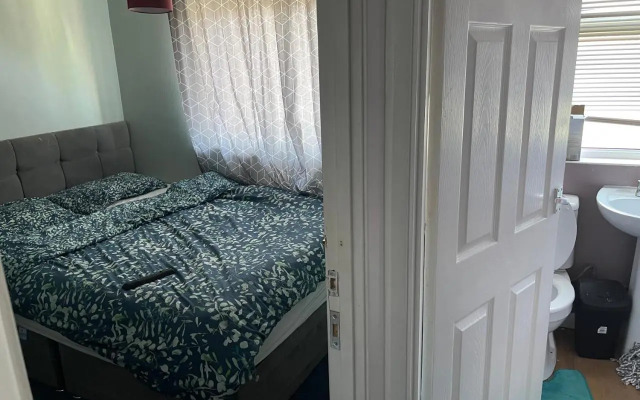 1 bedroom in 3bed house
