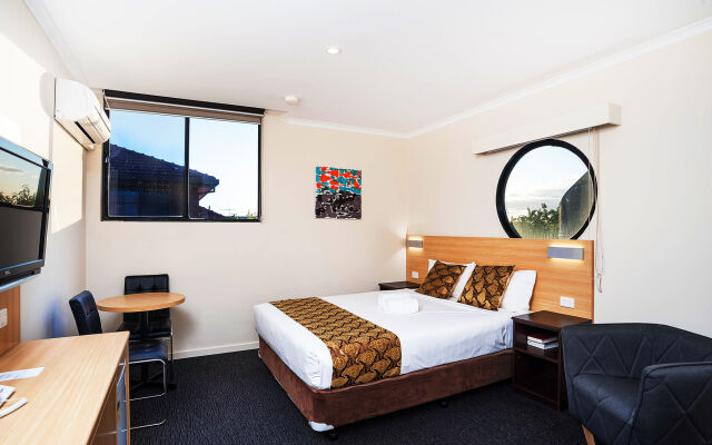 Mahoneys Motor Inn