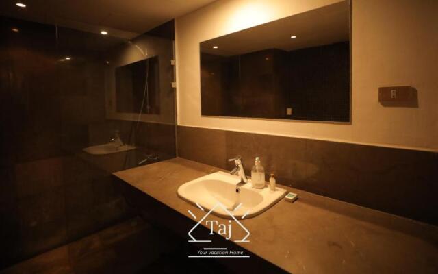 TAJ HOME, exotic ground 2 bedroom, pool, Scarab