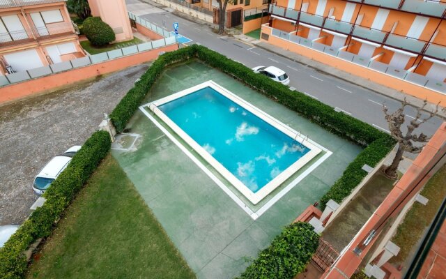 Picturesque Holiday Home in L'estartit With Swimming Pool