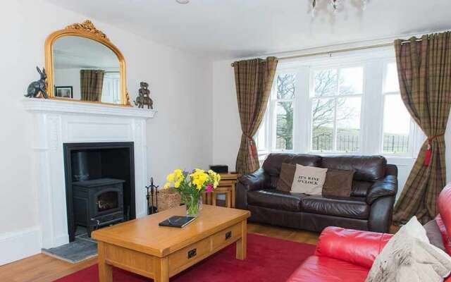 Balmeadowside Farmhouse Near Cupar, Fife