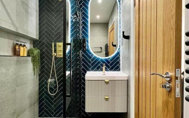 Charming 3-bed House With 1 Parking Space