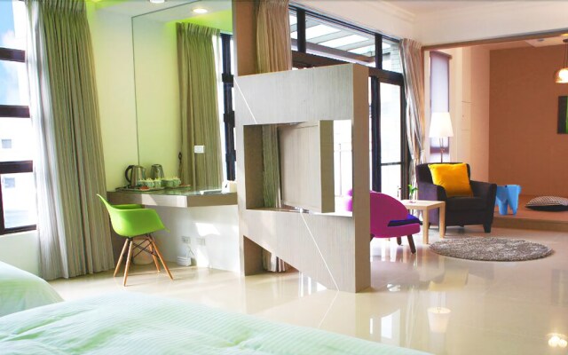 the cube inn