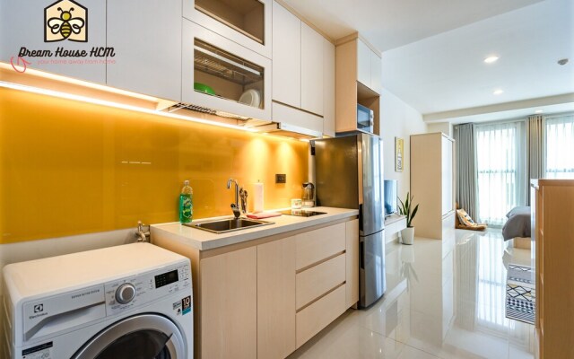 Dream House Apartment