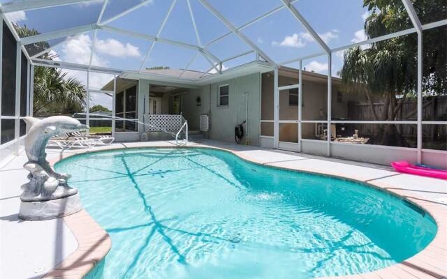 Flamingo Home - Three Bedroom Home