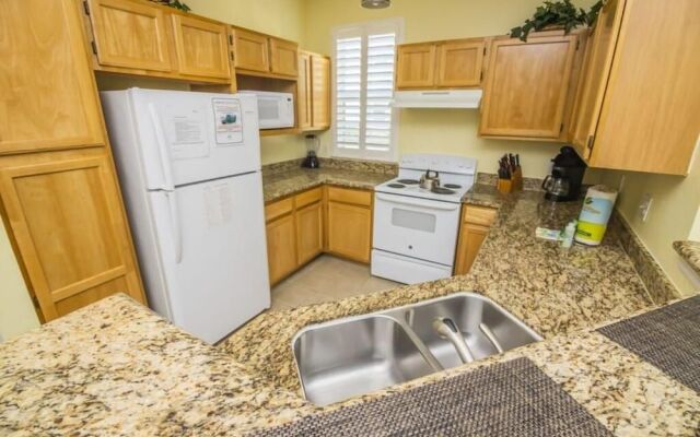 Bright Runaway Beach Condo