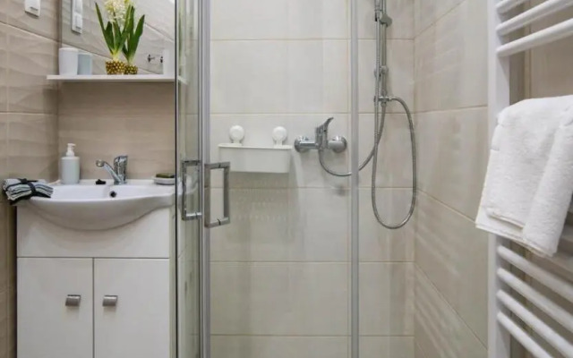 Free parking! Linden apartment, AC, Smart TV, WIFI