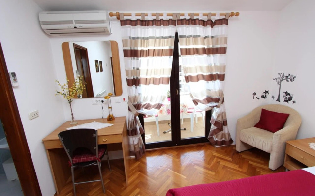 Lea Double Room With Balcony