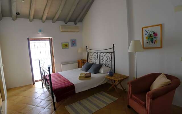 Salvatierra Guest House