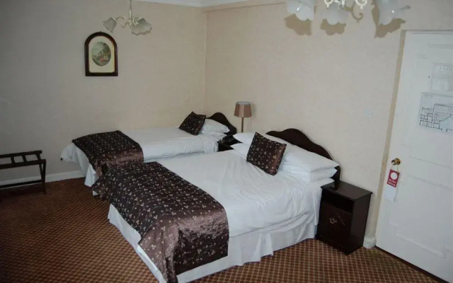 Dooly's Hotel