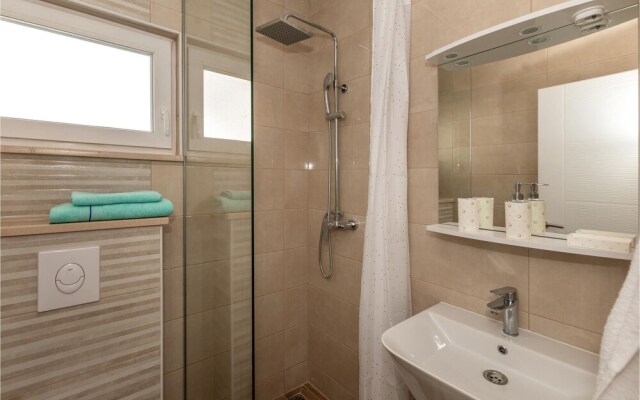 Stunning Apartment in Komarna With Wifi and 3 Bedrooms