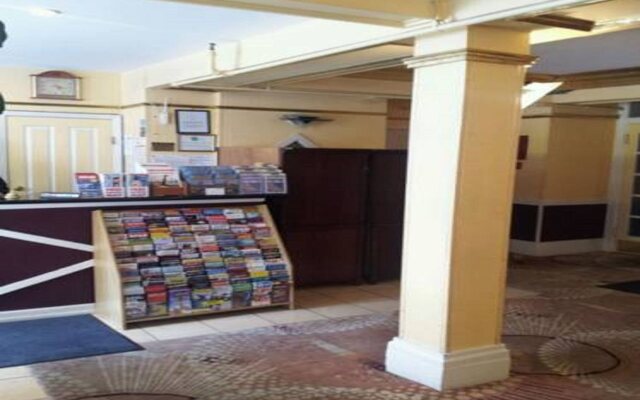 Layne Hotel