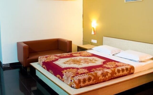 Hotel Adhi Manor