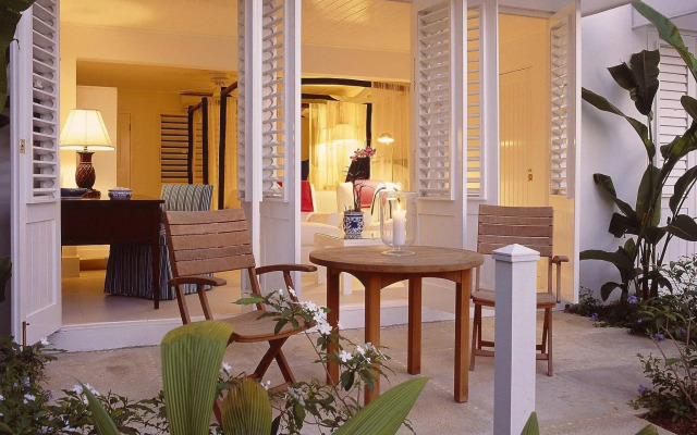 Round Hill Hotel And Villas