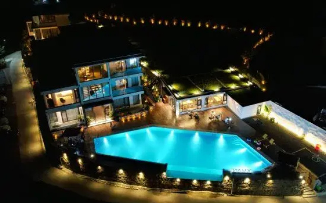 XMAN sunrise  Resort