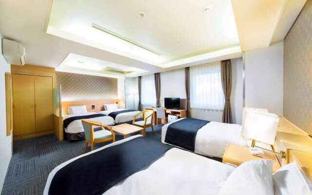 SureStay Plus Hotel by Best Western Shin-Osaka