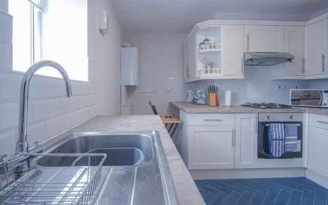 Starfish Apartment - 2 Bedroom - Tenby