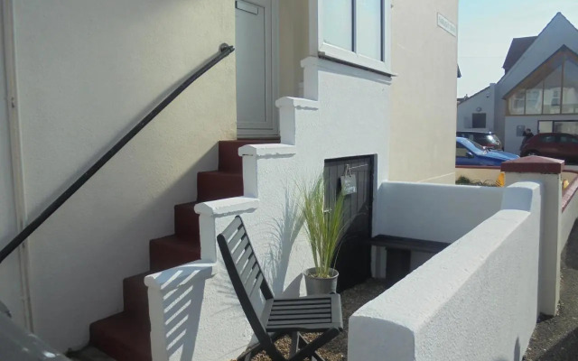 11B Beachside
