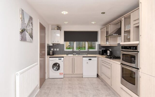 Foxley Place - MK City house