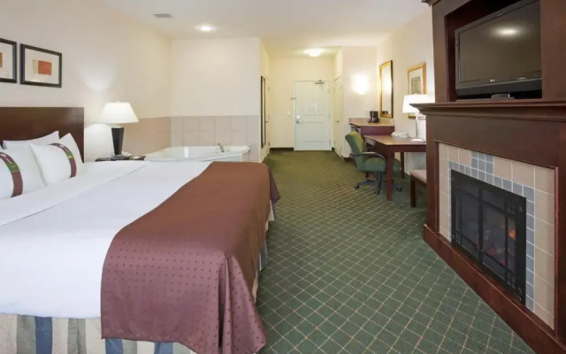 Holiday Inn & Conference Center Marshfield by IHG