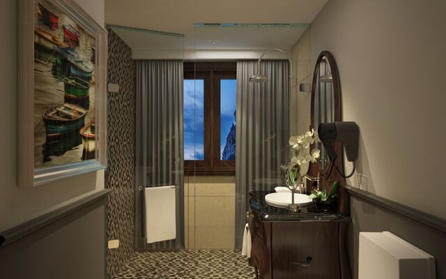 Halong Athena Cruise