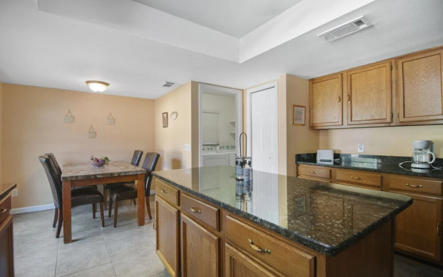 Tampa Bay- Large Pool home- Private Heated Pool!