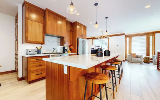 Obsidian Ski & Golf Villa 3 Bdr, Prime Location!