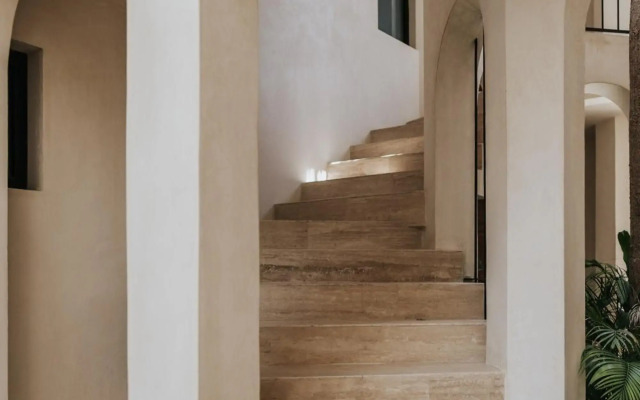 Villa Torana 4br/8pp Private Pool Rooftop Security