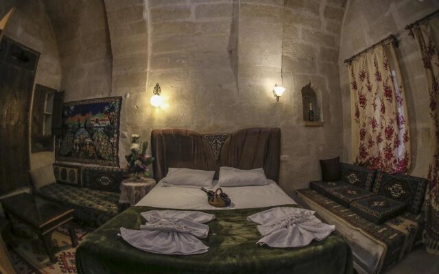 Alexander Cave House