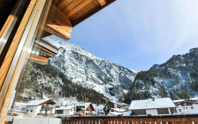 Sunlit Apartment near Ski Area in Längenfeld