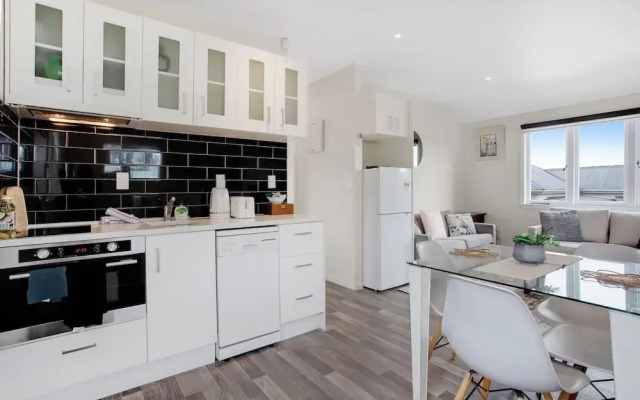 Summerside Loft with Air-con