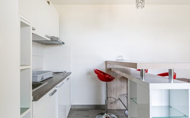 Alluring Holiday Home in Sumartin With Balcony