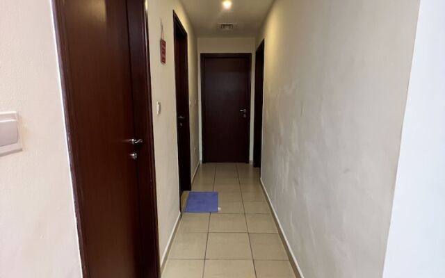 Robin Beach Hostel JBR