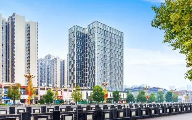 Leshan City Central District Fengdu Hotel