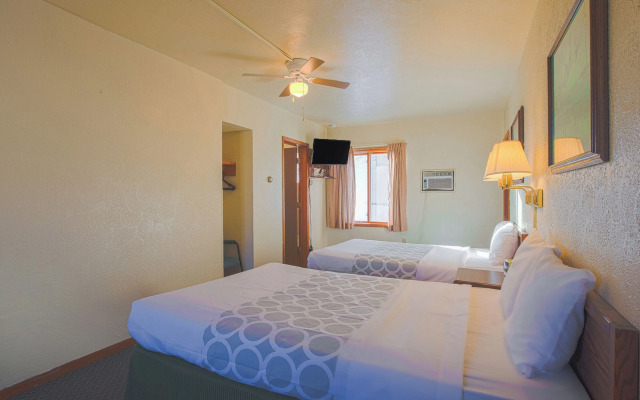Love Hotels Silver Street by OYO at Hurley WI