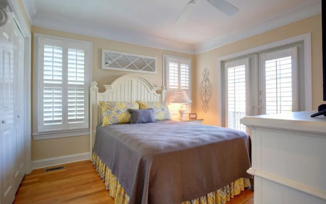 The Seventh Day 6 Bedroom Home by RedAwning