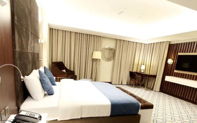 Royal Crown Hotel